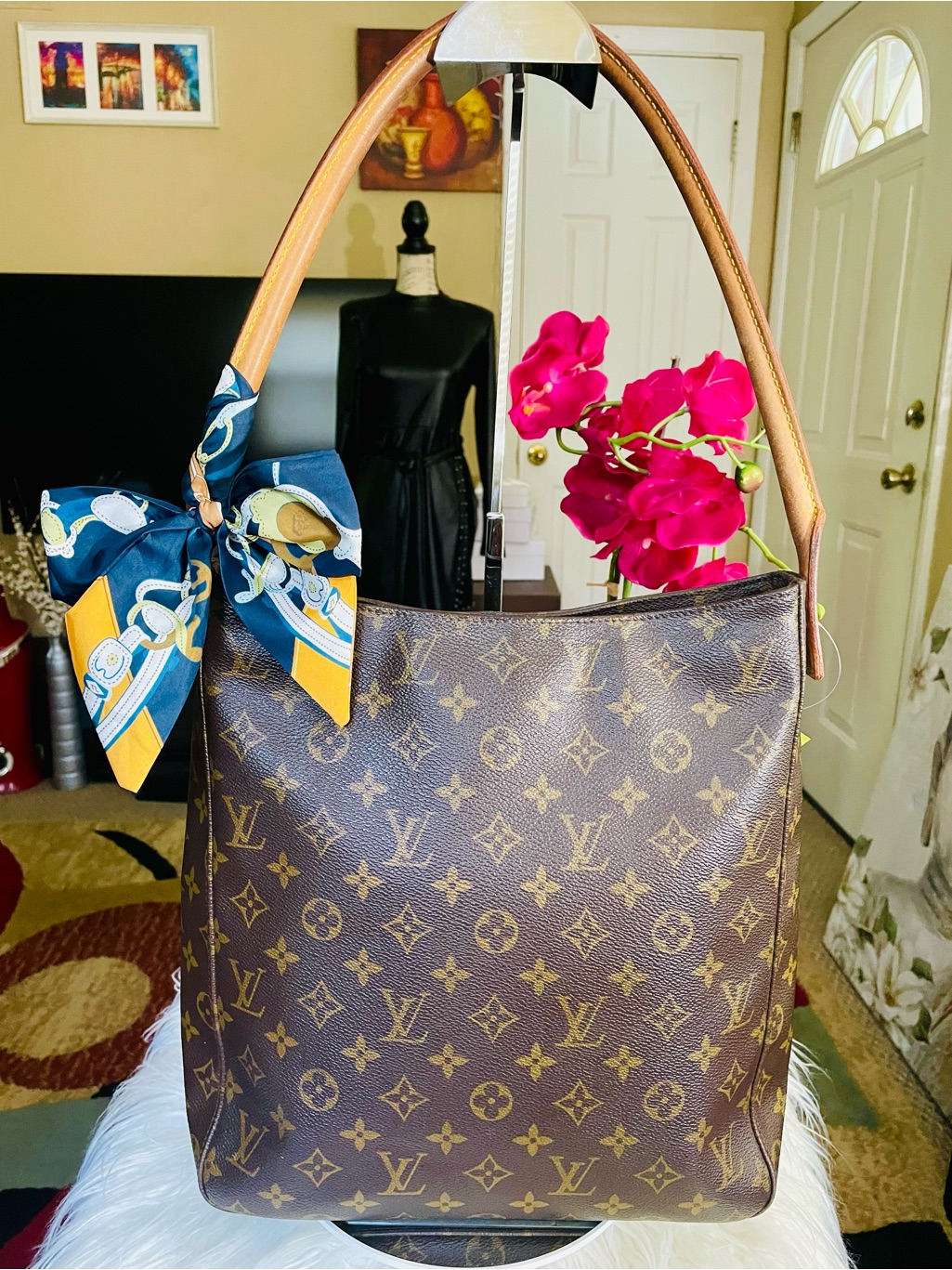 Louis Vuitton Looping Gm Monogram Leather Shoulder Bag